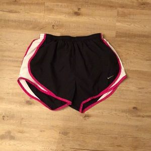 Nike running short